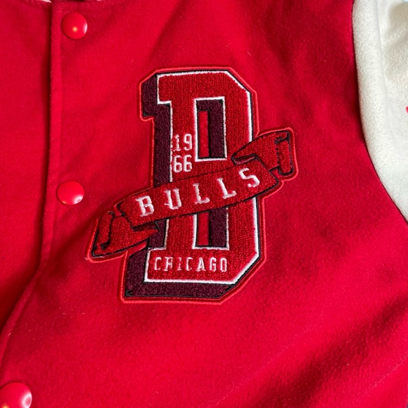NBA Ultra Game Chicago Bulls Varsity Letterman Jacket - Picture 6 of 7